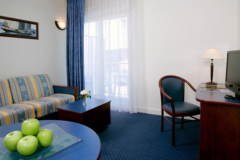 Terres De France - Appart'Hotel 라로슈포세이 외부 사진